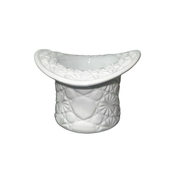Fenton Milk Glass Top Hat Daisy & Button Pattern Vintage 3.25" tall - Picture 1 of 5